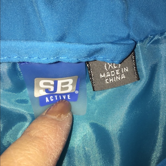 Vest - Picture 2 of 3